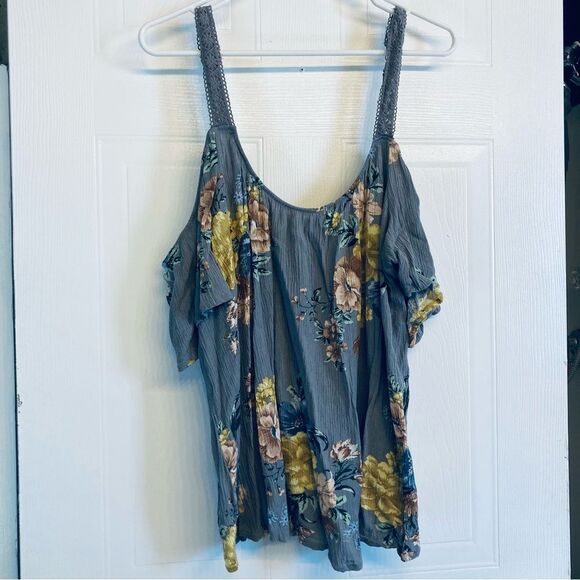 Torrid Floral Crinkled Gauze Cold‎ Shoulder Blouse Size 2 2X 18/20 Stone Gray - Picture 3 of 9